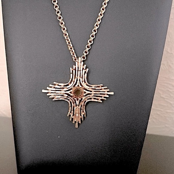 SARAH COVENTRY Vintage 1970s Gold Tone Omega Cross Pendant. - Picture 2 of 13